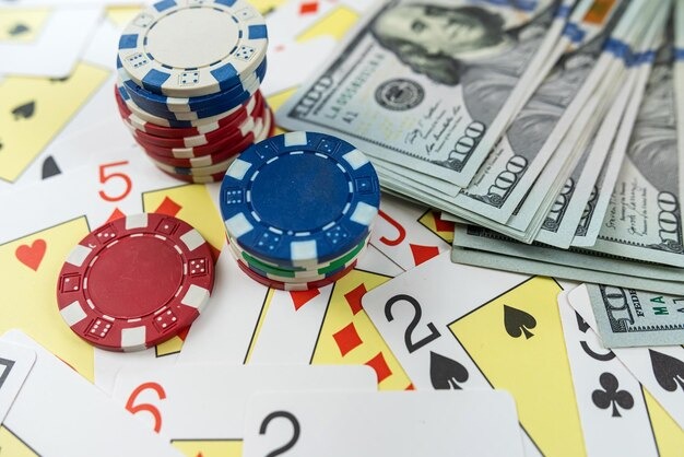 Mobile phone displaying live roulette table interface on pautoto login